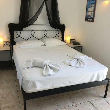 Sea Side 3* Kamari (Santorini)